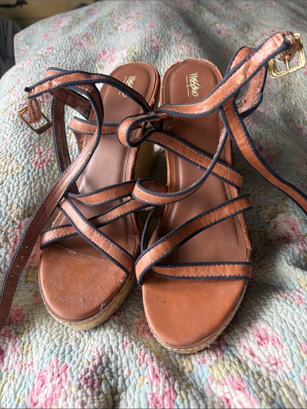 Y2K preloved Mossimo Supply Co. Tan Strappy Wedge Sandals
